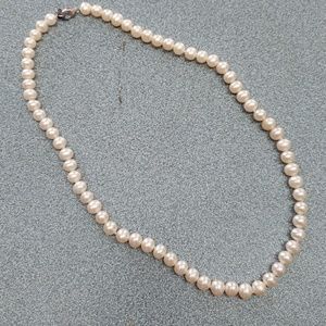 18" Freshwater Pearl Necklace w/Sterling Silver